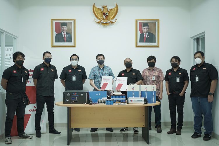 Produsen motor listrik Katalis bekerja sama dengan produsen baterai ABC