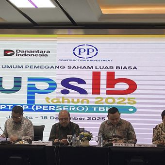 konferensi pers usai Rapat Umum Pemegang Saham Luar Biasa (RUPSLB) PTPP, Kamis (17/12/2025). 