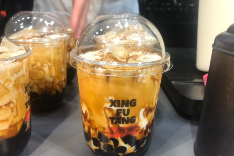 Bubble milk tea, minuman asal Taiwan yang tengah ramai bermunculan di Indonesia.