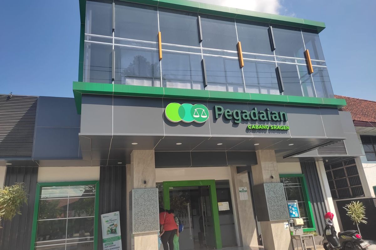 Ilustrasi cara kredit motor di Pegadaian cukup mudah persyaratannya. Termasuk brosur kredit motor Honda di Pegadaian dan tabel kredit motor di Pegadaian.