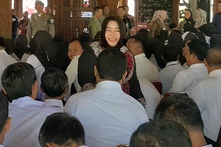 Wakil Bupati (Wabup) Ponorogo Lisdyarita imbau Pegawai Pemerintah dengan Perjanjian Kerja (PPPK) untuk tetap mempertahankan pernikahan usai terima SK.