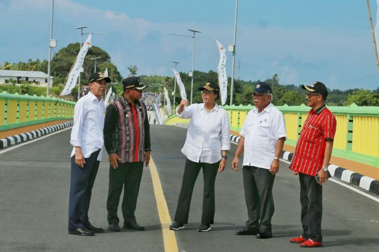 Peresmian Jembatan Leta Oar Ralan di Kabupaten Maluku Tenggara Barat, Provinsi Maluku, oleh Menteri PUPR Basuki Hadimuljono dan Menteri Keuangan Sri Mulyani pada Kamis (10/1/2019).