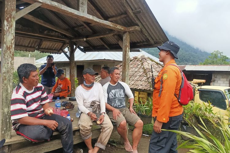 Pendaki yang ditemukan setelah sempat tersesat di Gunung Sahyang di Kabupaten Tabanan, Provinsi Bali. Humas Polresta Denpasar.