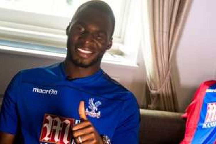 Christian Benteke resmi diperkenalkan sebagai striker baru Crystal Palace pada 20 Agustus 2016.