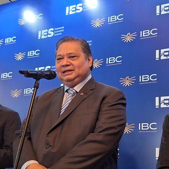 Menteri Koordinator Bidang Perekonomian Airlangga Hartarto dalam Indonesia Economic Summit di Jakarta pada Selasa (3/2/2026).