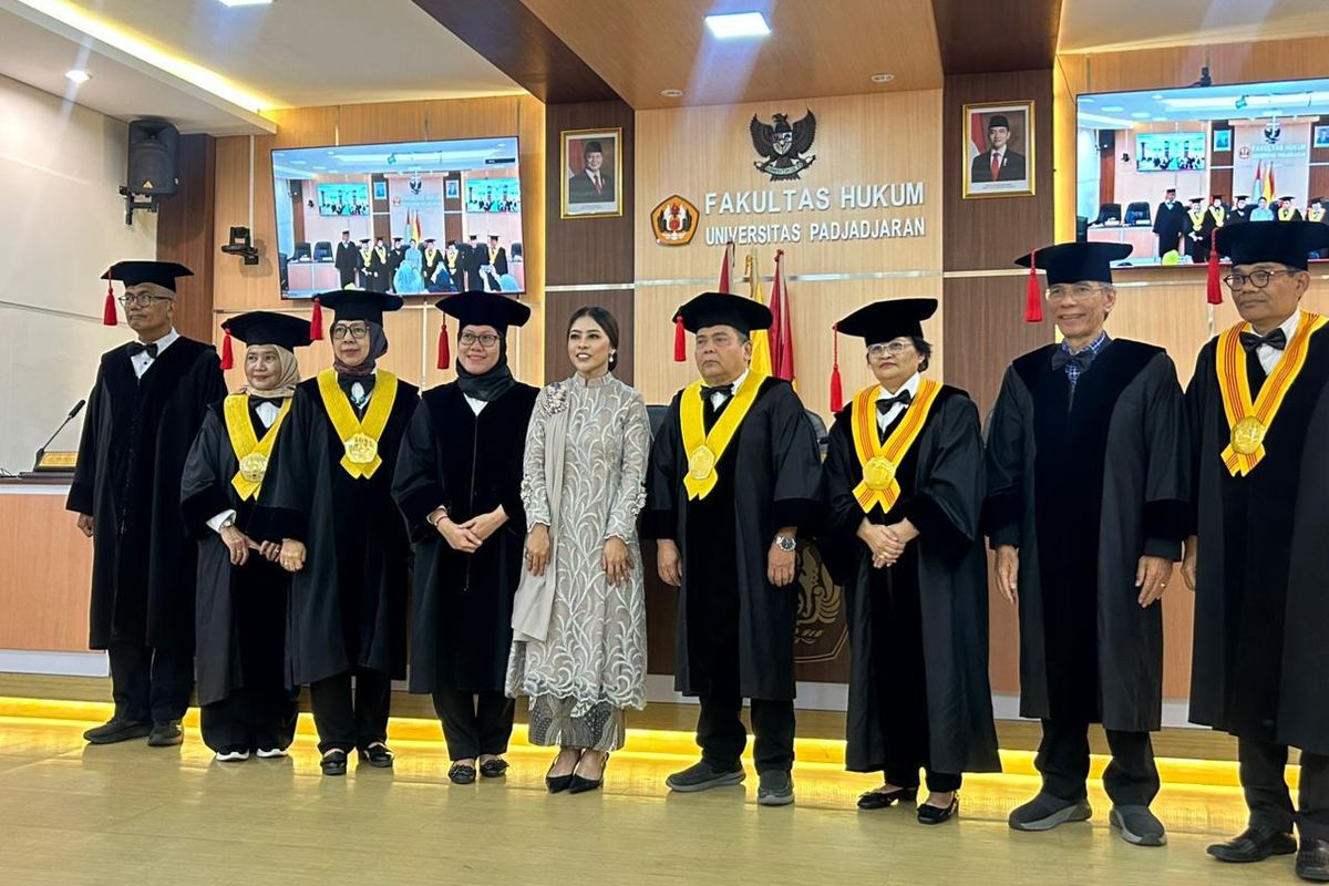 FH Unpad menggelar sidang promosi doktor Ilmu Hukum bagi Anisha Desiliana Resti melalui disertasi Pembaruan Tata Kelola Kemandirian pada Badan Usaha Milik Negara dalam Rangka Mewujudkan Negara Kesejahteraan (12/1/2026).