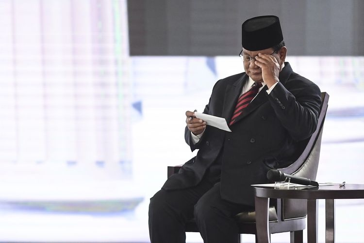 Capres nomor urut 02 Prabowo Subianto mengikuti debat capres putaran keempat di Hotel Shangri La, Jakarta, Sabtu (30/3/2019). Debat itu mengangkat tema Ideologi, Pemerintahan, Pertahanan dan Keamanan, serta Hubungan Internasional. 