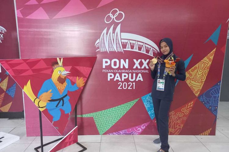 Anggun Nurajijah, atlet judo asal Karawang yang menyabet medali emas di PON XX Papua