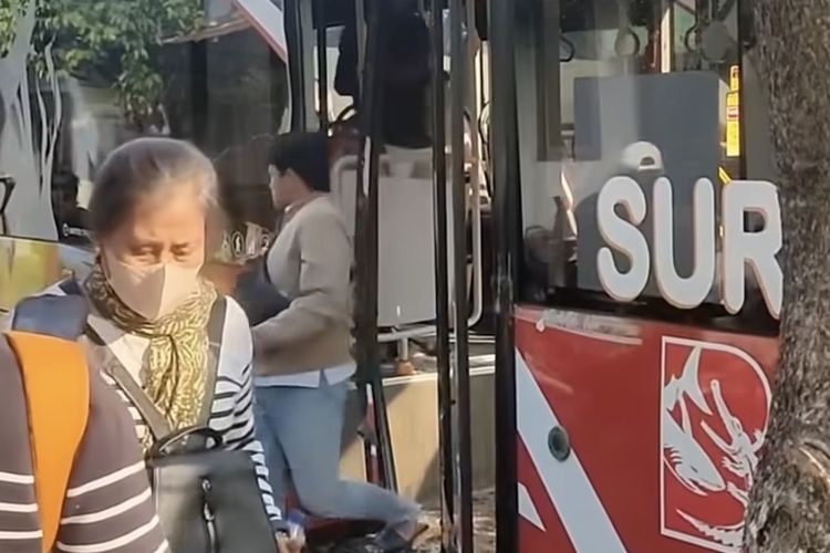 Suroboyo Bus Tabrak Truk di Wonokromo, Tidak Ada Korban