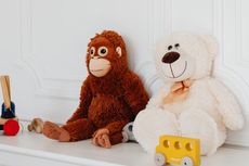 Cara Aman Mencuci dan Menjemur Boneka Mainan Anak