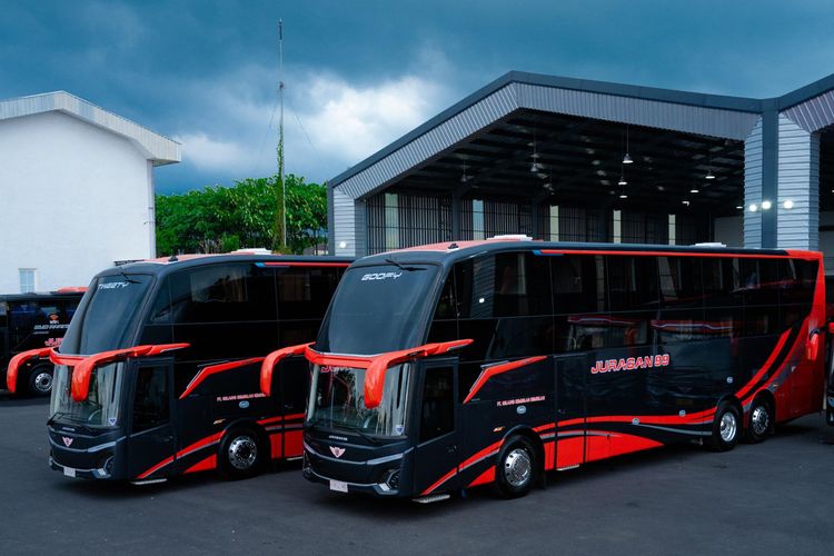 Armada bus Juragan 99 Trans dengan fasilitas sultan dengan rute Malang?Jakarta, Malang?Bogor, Malang?Denpasar, Malang?Jogja, hingga Malang?Bandung.