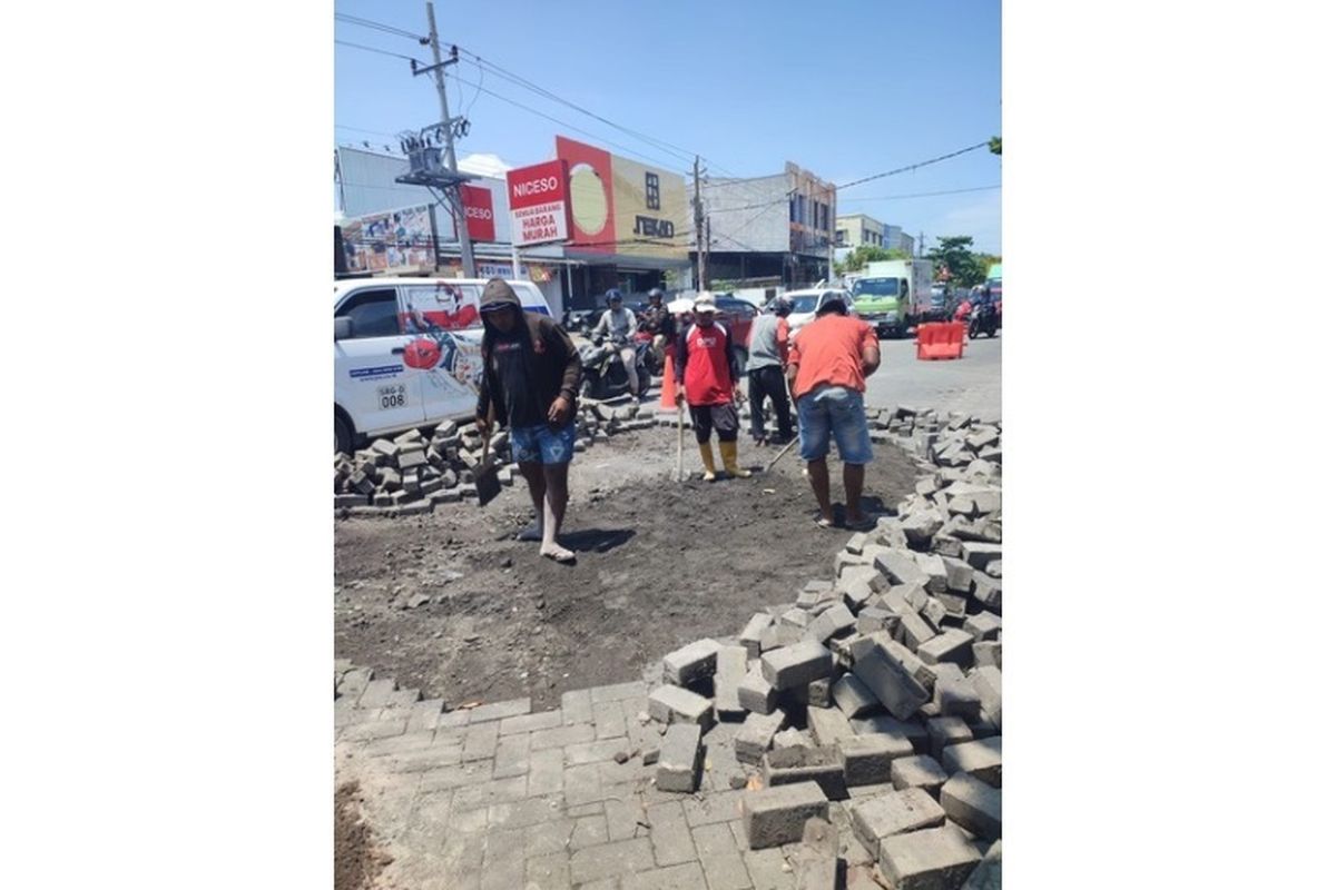 Pemerintah Kota (Pemkot) Semarang melakukan perbaikan rutin di ruas Jalan Citarum sambil menyiapkan betonisasi permanen pada pertengahan 2026.