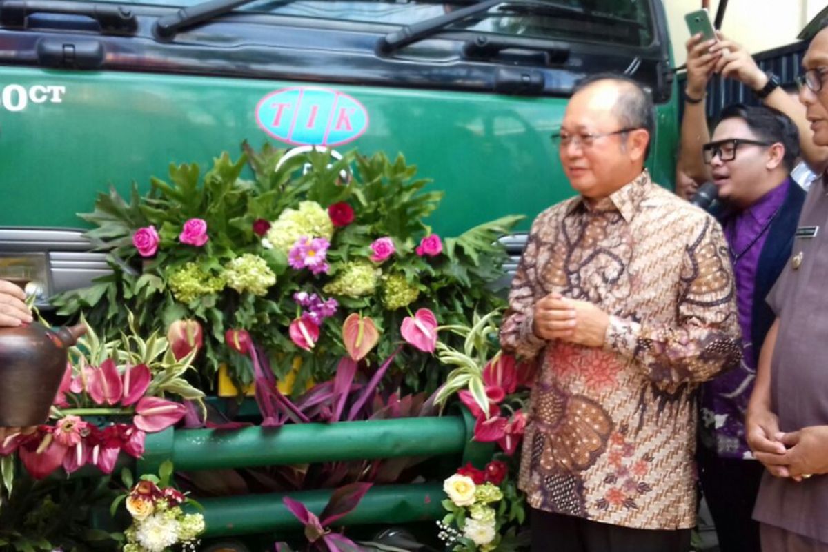 Pelepasan ekspor produk ayam olahan ke Papua Nugini di Kawasan Industri Cikande, Serang, Banten (13/3/2017).
