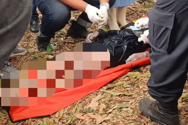 Polisi Temukan KTP dan HP pada Mayat Berkaus “DEATHLESS” di Kali Malang Bekasi