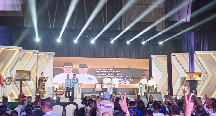 Debat Pilkada Riau, Para Calon Umbar Janji soal Jalan Rusak karena Truk Batu Bara