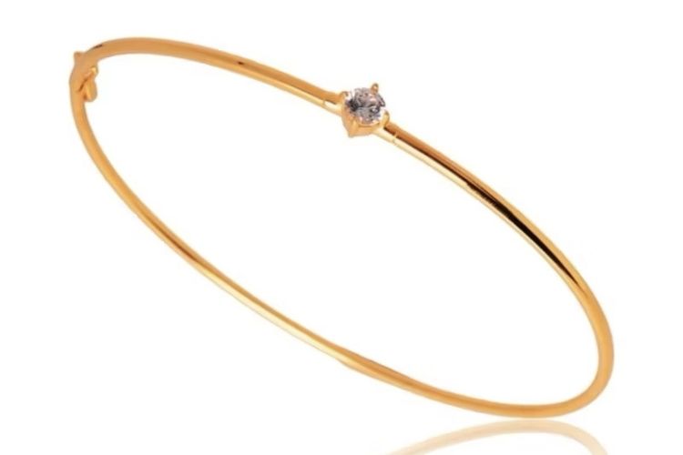 Gelang Solitaire Minimalis Pipo Polos bisa jadi rekomendasi gelang emas kado ulang tahun anak perempuan.