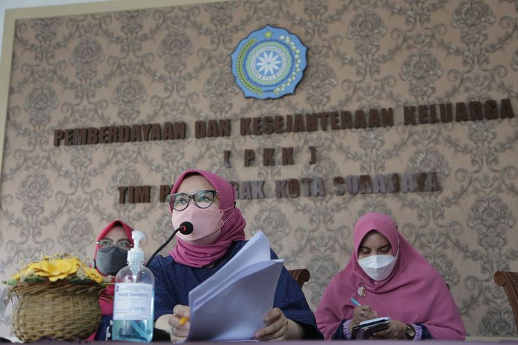 Ketua TP PKK Surabaya Rini Indriyani Eri Cahyadi