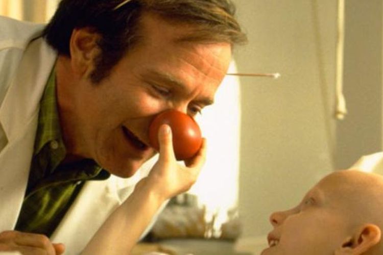 Robin Williams dalam film Patch Adams.