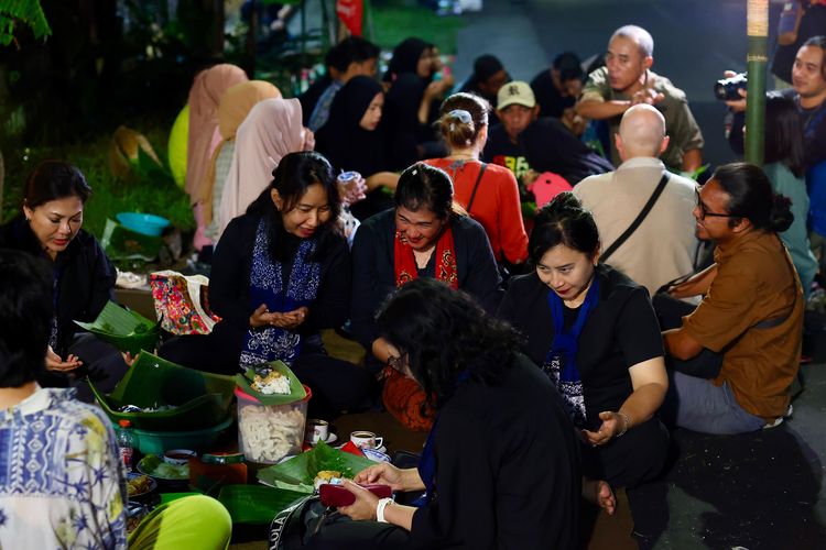 Sambut Idul Adha, Warga Osing Banyuwangi Gelar Tumpeng Sewu untuk Doa Keselamatan