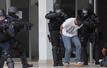 Ilustrasi penangkapan terduga teroris.