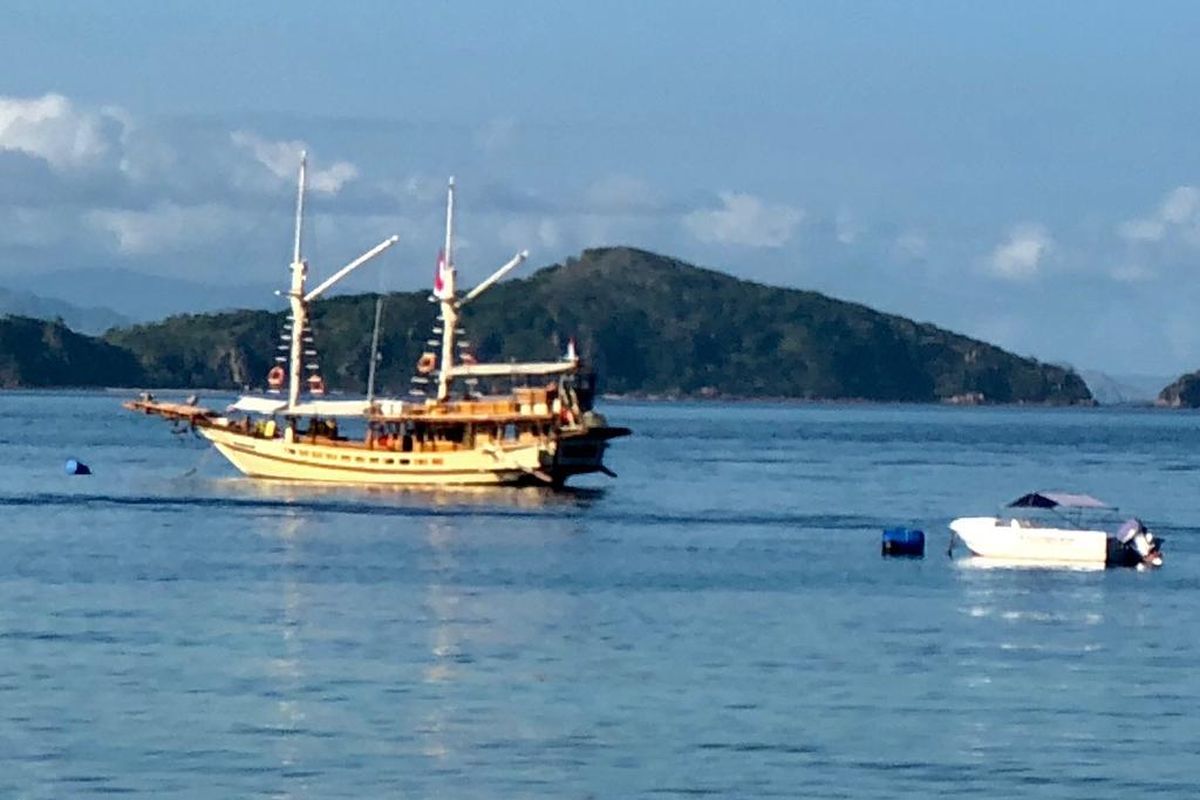 Ilustrasi Kapal Pinisi di perairan Labuan Bajo, Nusa Tenggara Timur (NTT).
