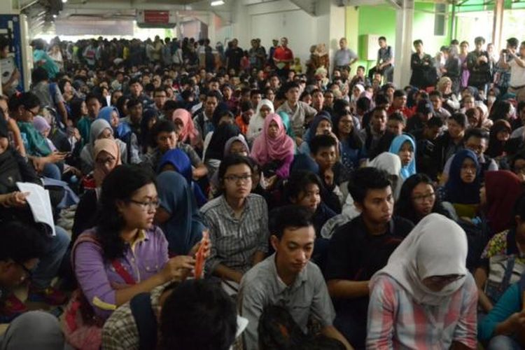 Sebanyak 2.602 orang mengikuti ujian tulis jalur mandiri masuk Universits Gadjah Mada (UGM) di kampus Universitas Nasional, Jakarta.  