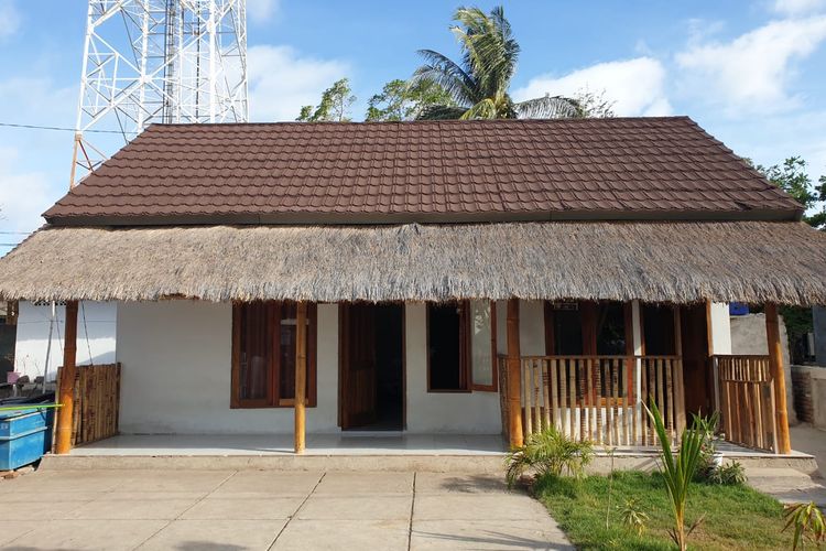 Salah satu rumah yang menjadi sarana hunian pariwisata (sarhunta) di Destinasi Pariwisata Super Prioritas (DPSP) Mandalika, Nusa Tenggara Barat. 