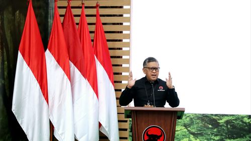 Hasto Sebut Capres-Cawapres yang Hanya Pintar Berkata-kata, Bakal Lakukan Apa Pun demi Terpilih