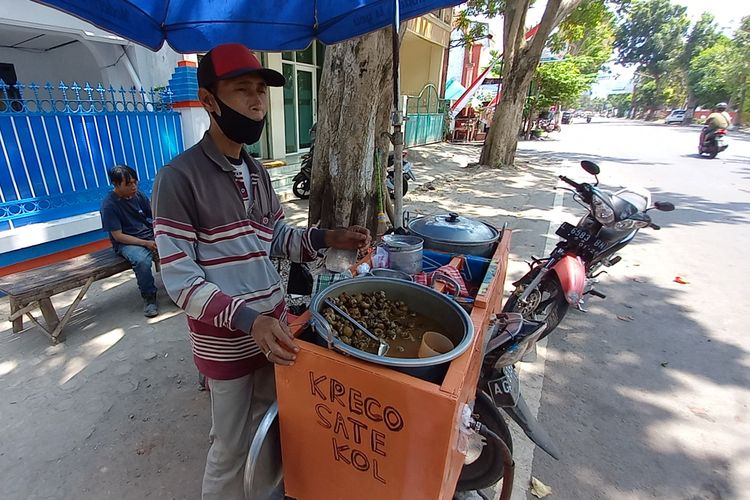 Seorang pedagang kreco yang mangkal di Paron, Kabupaten Kediri, Jawa Timur.