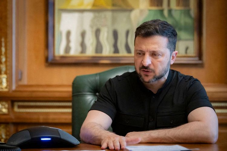 Gagal Bertemu Putin, Zelensky Usul Pertemuan 3 Arah dengan Trump