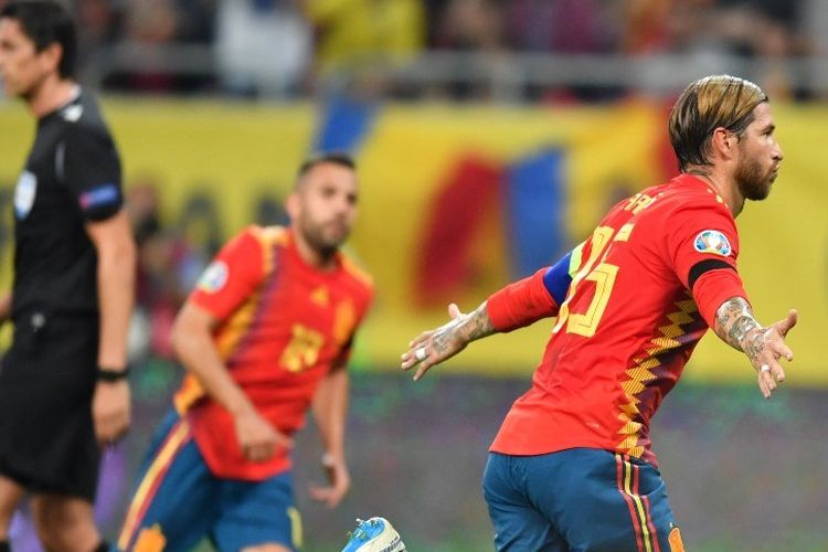 Sergio Ramos merayakan golnya dalam pertandingan Rumania vs Spanyol dalam kualifikasi Euro 2020 di Arena Nationala, Bukares, 5 September 2019. 