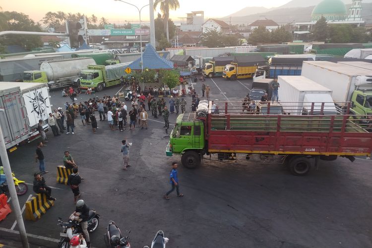 Pelabuhan Ketapang Lumpuh Imbas Demo Sopir Logistik, Akses Masuk Diblokade
