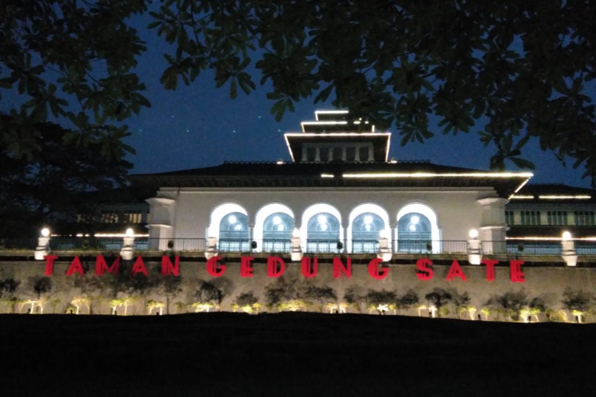Kantor Gubernur Jawa Barat atau akrab disebut Gedung Sate.