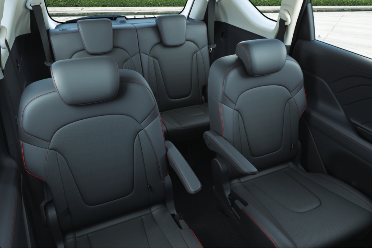 Kursi baris kedua model captain seat Hyundai Stargazer X 