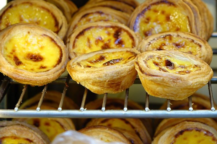 Portuguese egg tart berbeda dengan pie susu. 