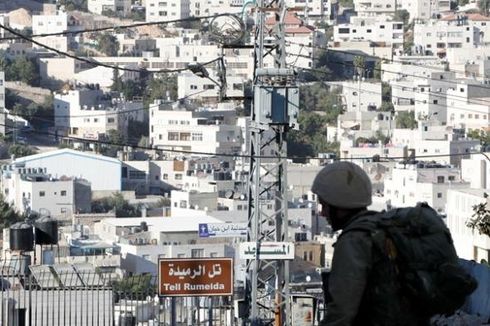 Militer Israel Tutup Stasiun Radio Palestina di Tepi Barat