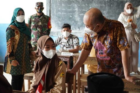 Bupati Jepara Pastikan Seluruh Pelajar di Kepulauan Karimunjawa Sudah Divaksin