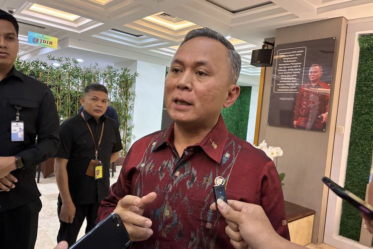 Wamenham Janji Beri Pemulihan Keluarga Korban Ibu Hamil yang Tewas Tertembak di Papua