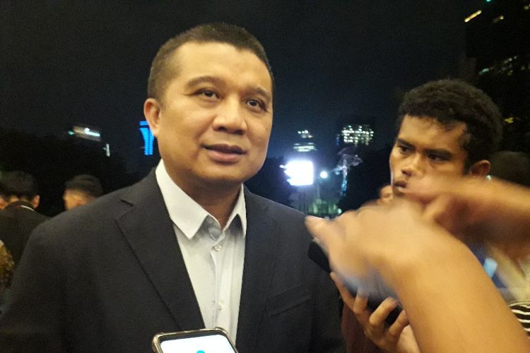 Mantan Ketua DPP Partai Golkar Erwin Aksa memberi keterangan kepada wartawan jelang debat kelima Pilpres 2019 di Hotel Sultan, Sabtu (13/4/2019).