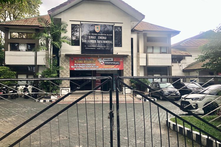 Usut Kasus Pemerasan Izin Tambang, Kejaksaan Geledah Kantor Dinas ESDM Kalsel