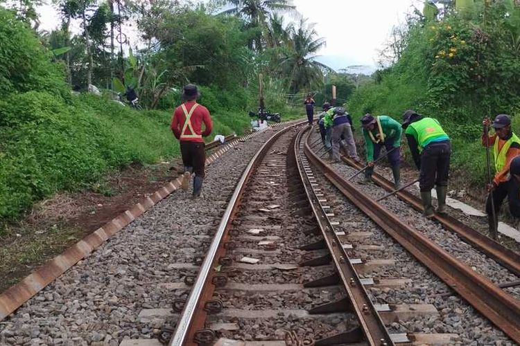Tingkatkan Keamanan, KAI Daop 2 Bandung Ganti Rel 2.800 Meter