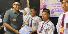 Faiz-Suyono Bagikan Seragam Gratis ke 20.000 Siswa, Libatkan UMKM Lokal