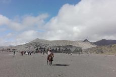 Gunung Bromo Erupsi, Wisatawan Dilarang Mendekat ke Kawah