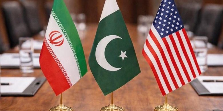 Ilustrasi bendera Pakistan, Iran, dan Amerika Serikat.