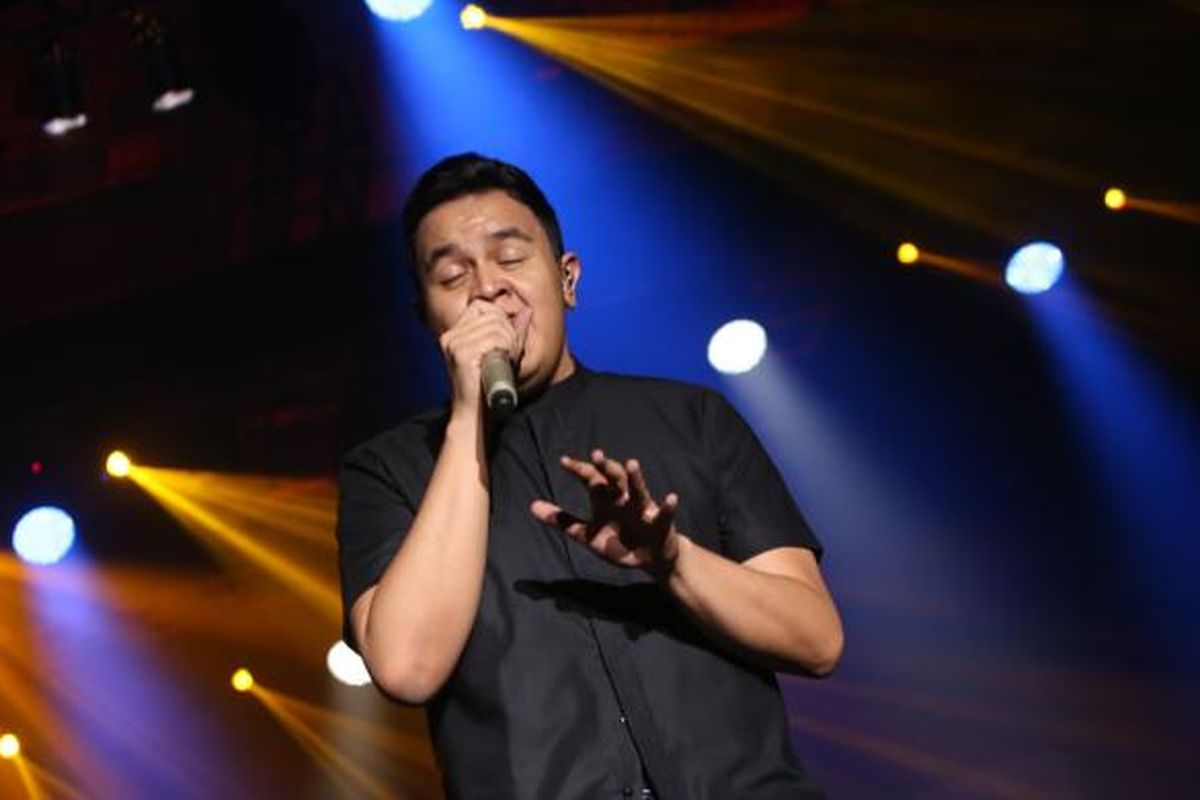 Tulus tampil pada hari pertama Java Jazz Festival 2017 di JI Expo Kemayoran, Jakarta, Jumat (3/3/2017). Festival musik tahunan berskala dunia ini berlangsung hingga Minggu, 5 Maret mendatang.