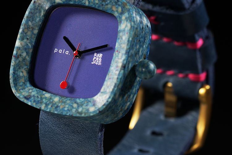 KYBProject dan Pala Nusantara berkolaborasi meluncurkan jam tangan berbahan puntung rokok.