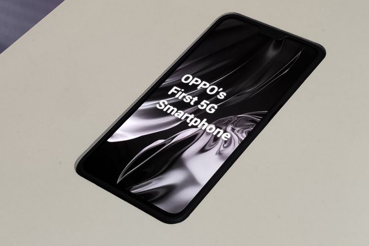 Prototipe ponsel 5G Oppo yang dipamerkan di Barcelona, Spanyol, Sabtu (23/2/2019).