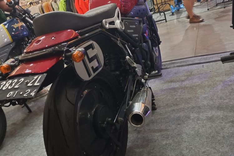 Yamah Byson aliran cafe racer memukau pengunjung di gelaran Kustomfest 2022