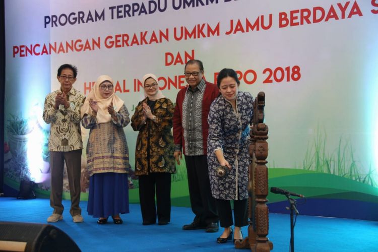 Menko Puan saat menghadiri acara Pencanangan Gerakan UMKM Jamu Berdaya Saing dan Herbal Indonesia Expo 2018 di Smesco Tower, Jakarta, Rabu (12/12/2018).