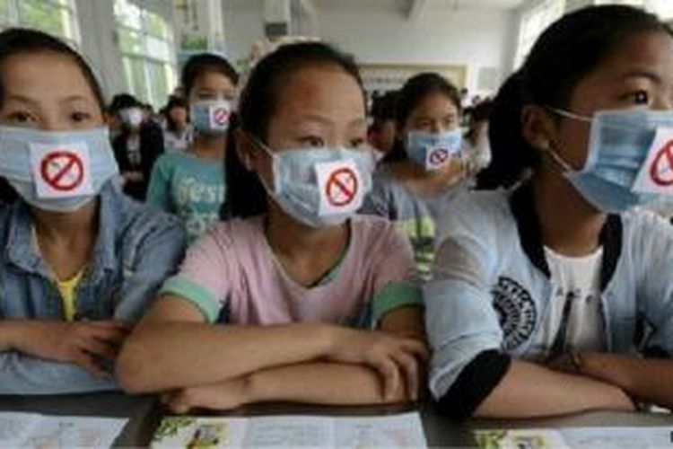 Lebih dari satu juta orang di Cina meninggal setiap tahun akibat penyakit yang disebabkan oleh rokok. 